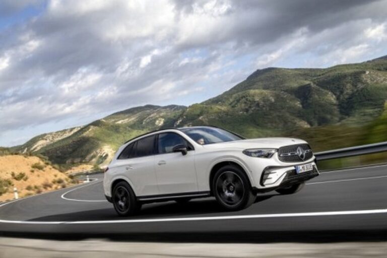 Mercedes-Benz GLC 2022: le immagini