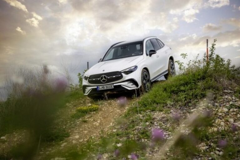 Mercedes-Benz GLC 2022: le immagini