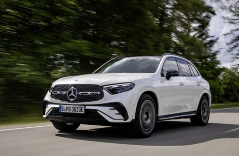 Mercedes-Benz GLC 2022: le immagini