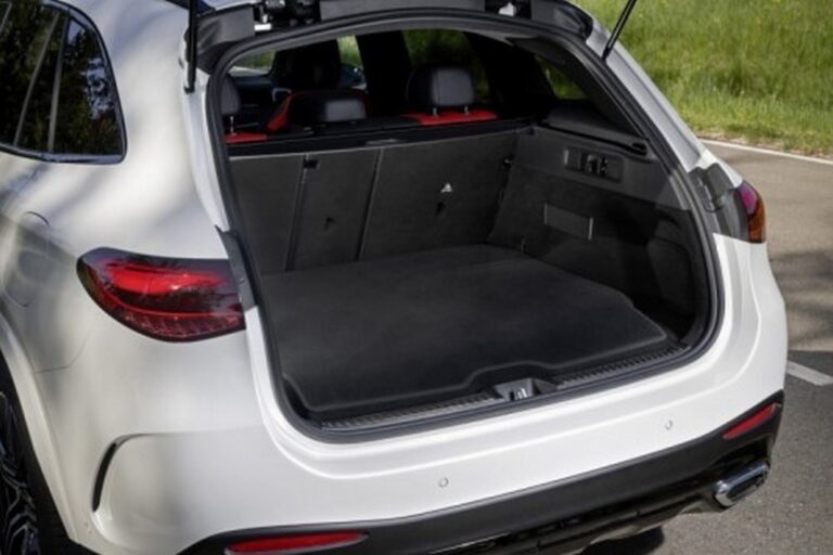 Mercedes-Benz GLC 2022: le immagini