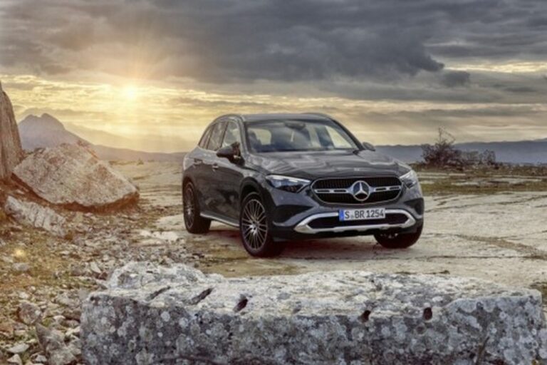 Mercedes-Benz GLC 2022: le immagini