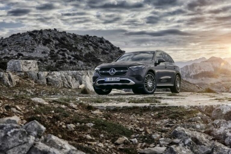 Mercedes-Benz GLC 2022: le immagini