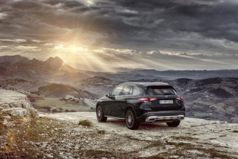 Mercedes-Benz GLC 2022: le immagini