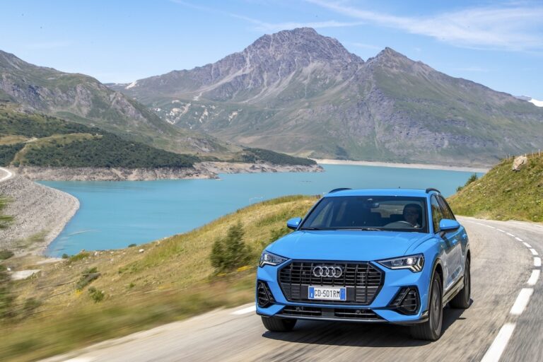 Audi Q3: nuove immagini ufficiali della RS e della PHEV