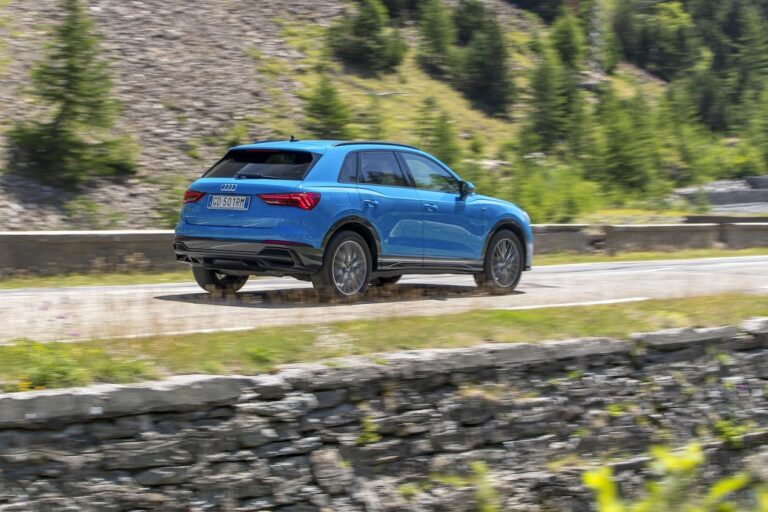 Audi Q3: nuove immagini ufficiali della RS e della PHEV