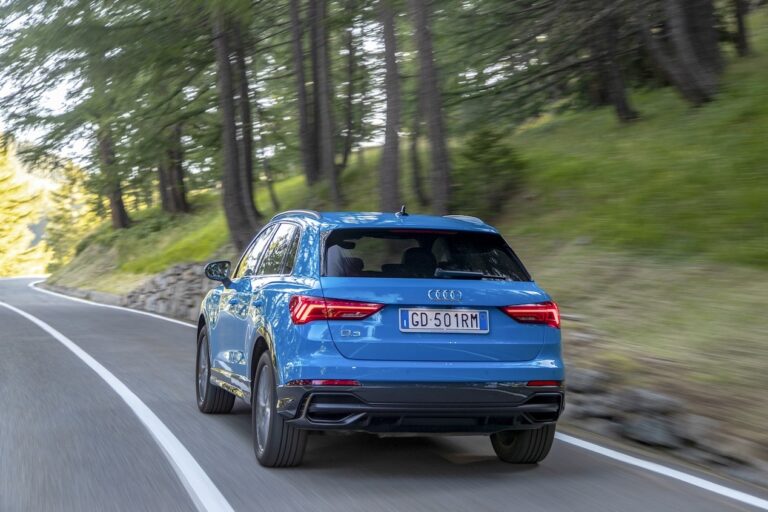 Audi Q3: nuove immagini ufficiali della RS e della PHEV