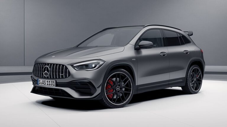 Audi Q3 RS VS Mercedes GLA 45 S AMG: le immagini