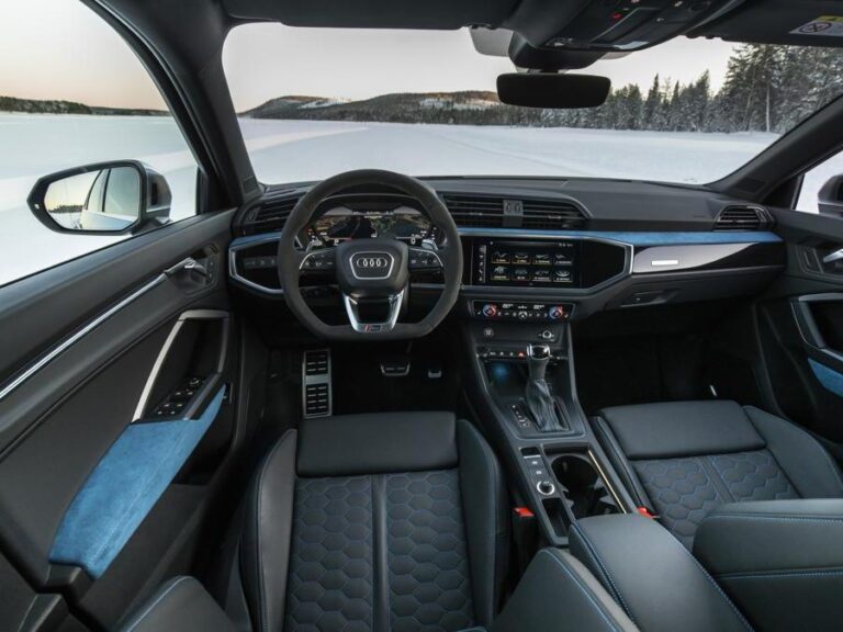 Audi Q3 RS VS Mercedes GLA 45 S AMG: le immagini
