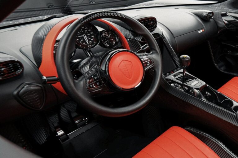 Koenigsegg CC850 2023: immagini ufficiali