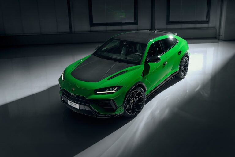 Lamborghini Urus Performante: immagini ufficiali