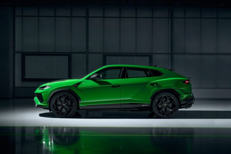 Lamborghini Urus Performante: immagini ufficiali