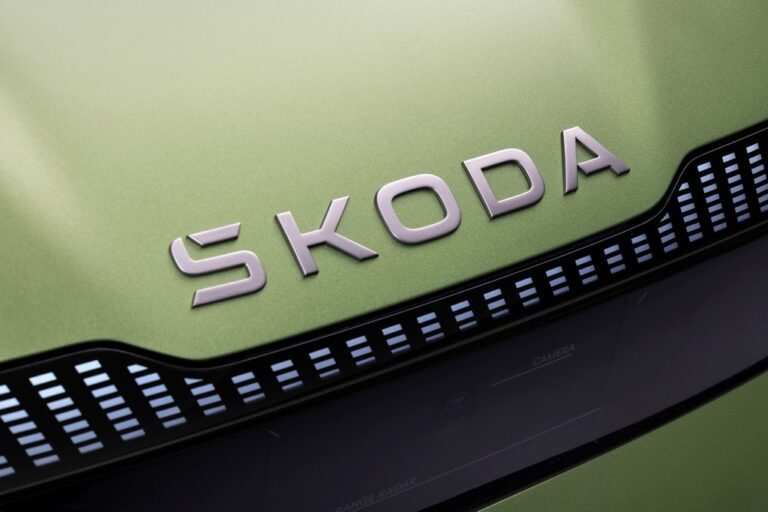 Skoda Vision 7S: le immagini del concept