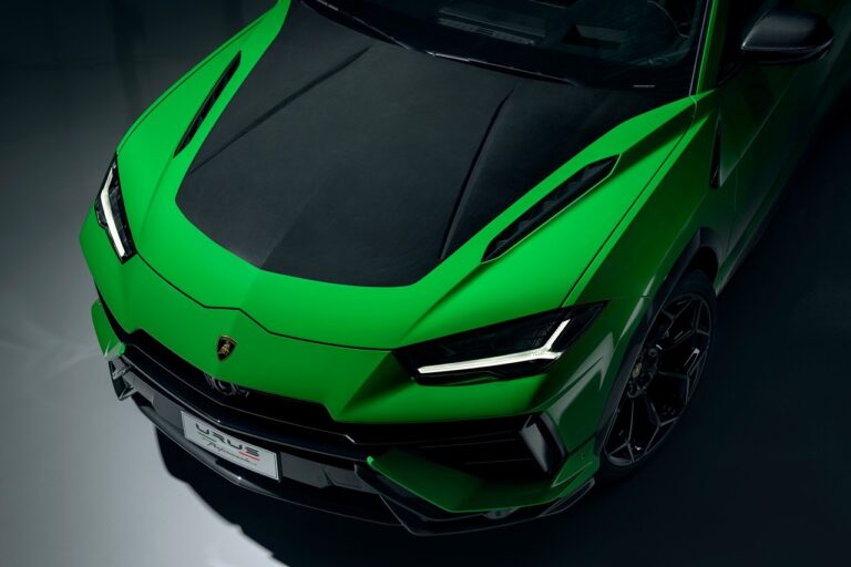 Lamborghini Urus Performante: immagini ufficiali