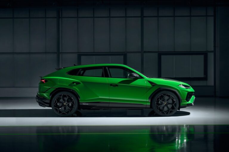 Lamborghini Urus Performante: immagini ufficiali