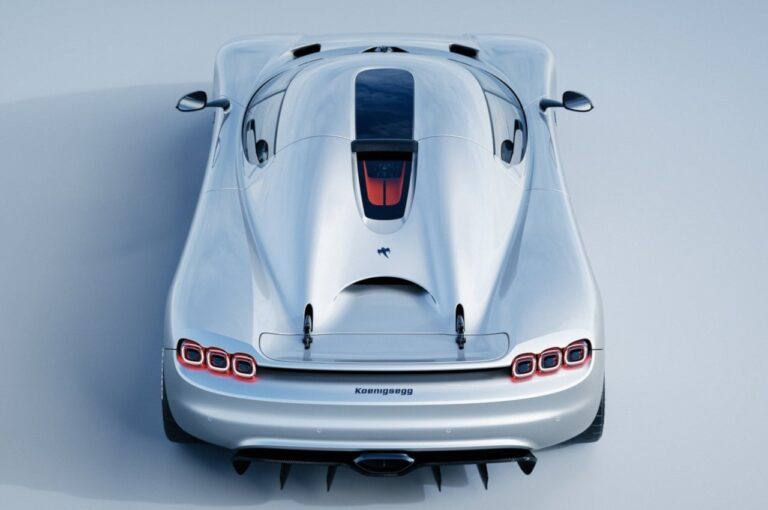 Koenigsegg CC850 2023: immagini ufficiali