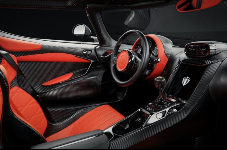 Koenigsegg CC850 2023: immagini ufficiali