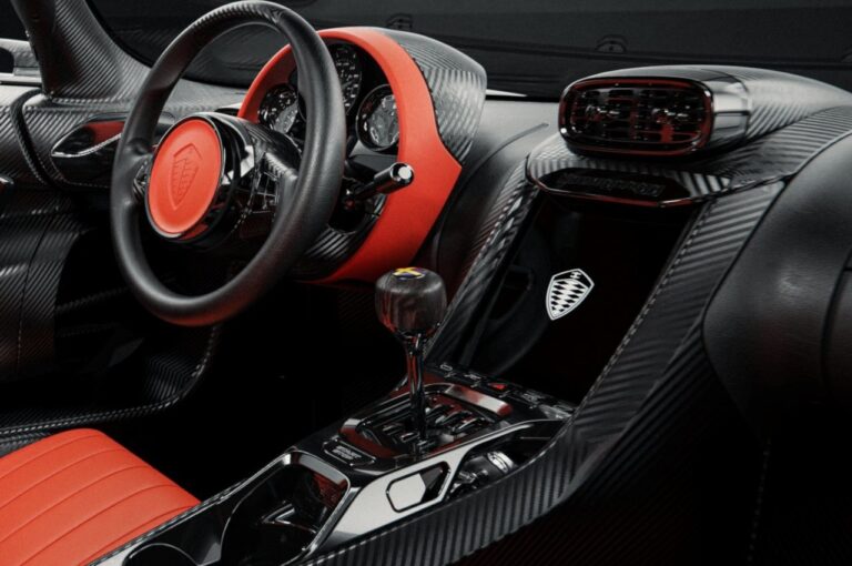 Koenigsegg CC850 2023: immagini ufficiali