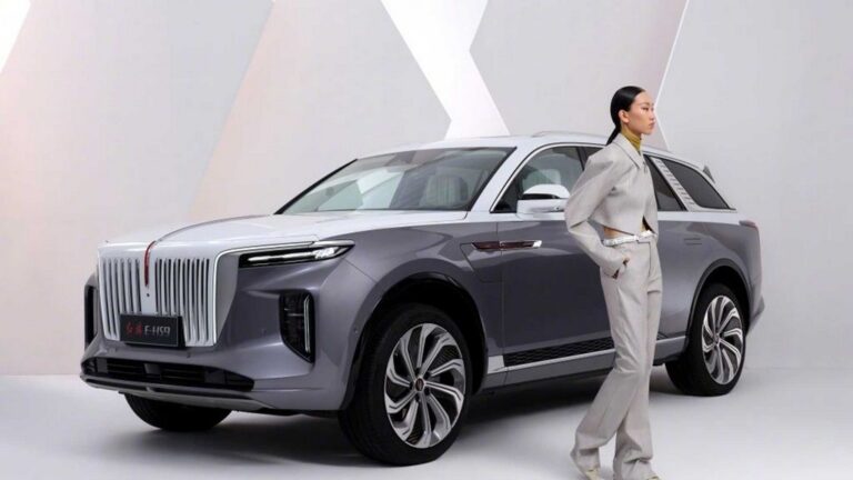 Hongqi E-HS9: le immagini