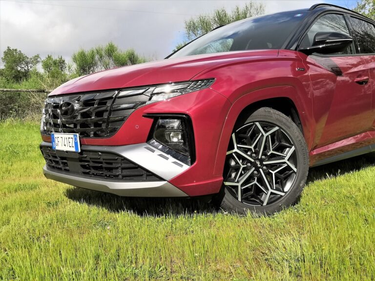 Hyundai Tucson 2022: le immagini