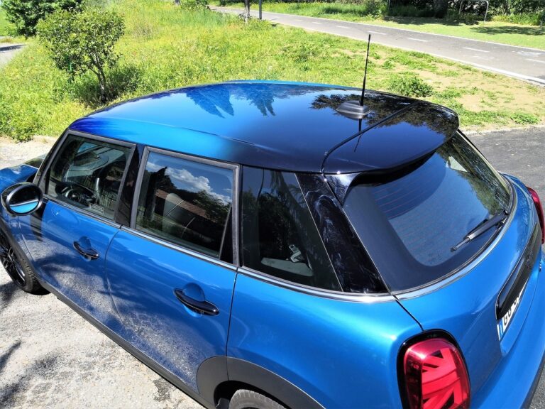 MINI Cooper 5 porte 2022: le immagini