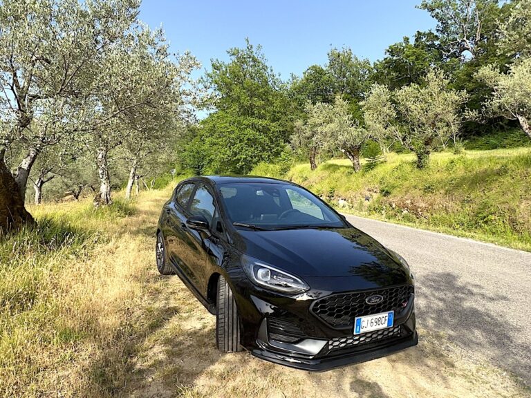 Ford Fiesta ST 2022: le immagini