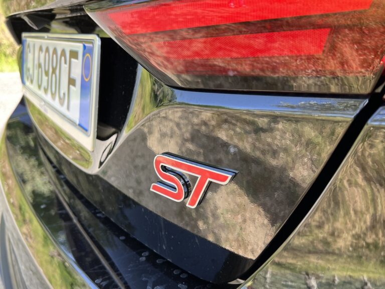 Ford Fiesta ST 2022: le immagini