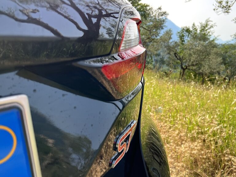 Ford Fiesta ST 2022: le immagini