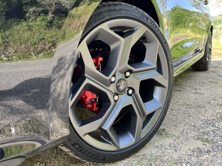 Ford Fiesta ST 2022: le immagini
