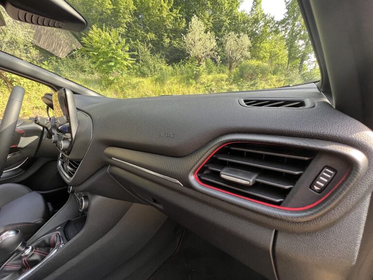 Ford Fiesta ST 2022: le immagini