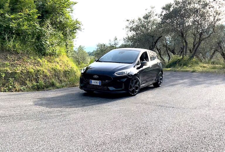 Ford Fiesta ST 2022: le immagini