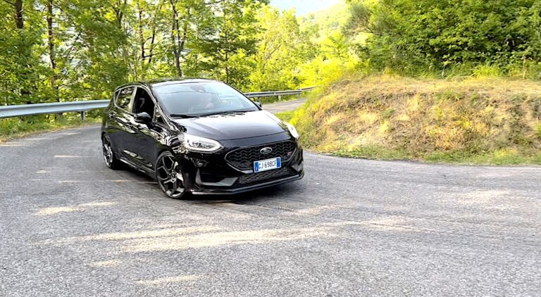 Ford Fiesta ST 2022: le immagini