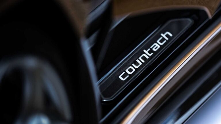 Lamborghini Countach LPI 800-4 a Monterey