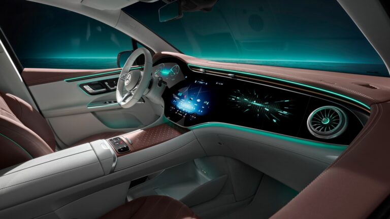 Mercedes EQE SUV: le immagini ufficiali degli interni
