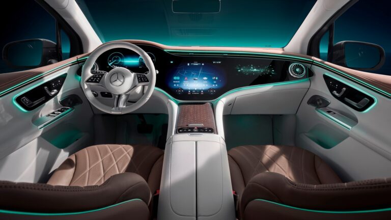 Mercedes EQE SUV: le immagini ufficiali degli interni