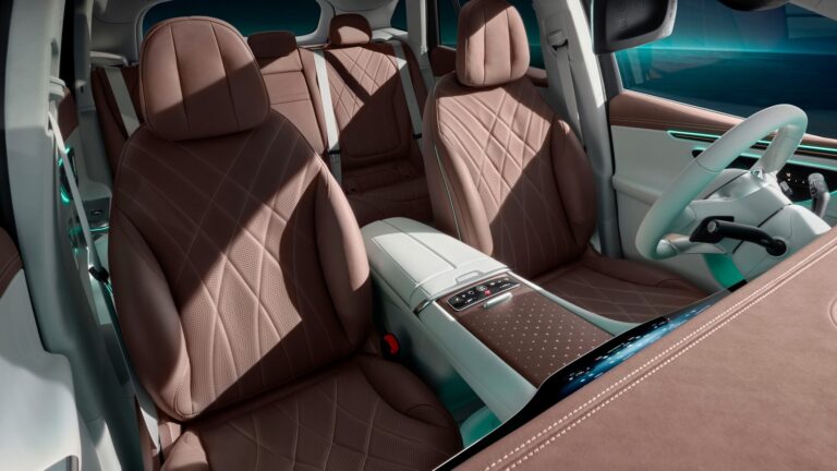 Mercedes EQE SUV: le immagini ufficiali degli interni