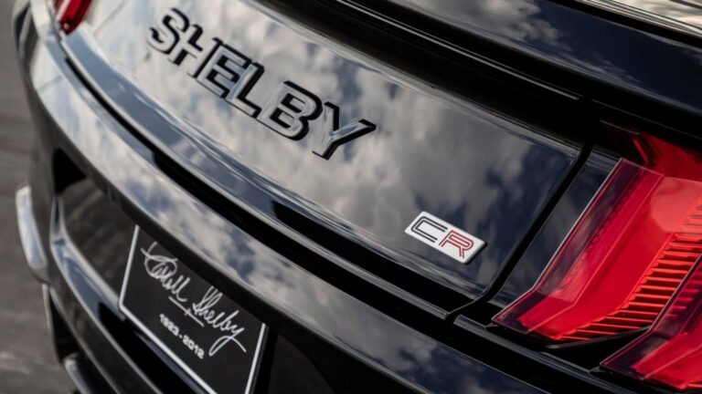 Shelby GT500 Code Red Edition: le immagini