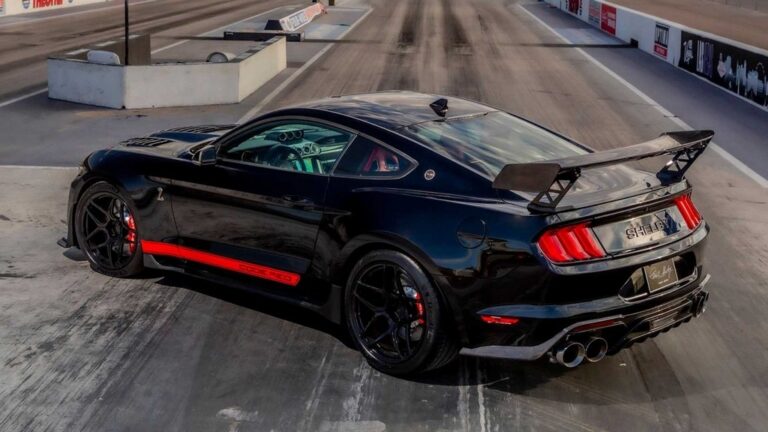 Shelby GT500 Code Red Edition: le immagini