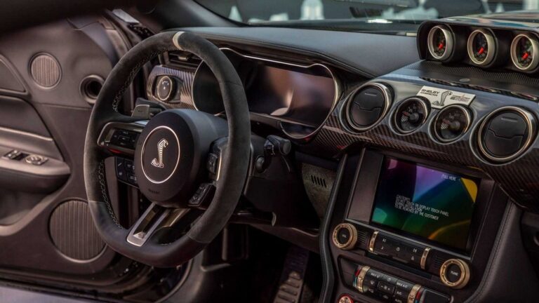 Shelby GT500 Code Red Edition: le immagini