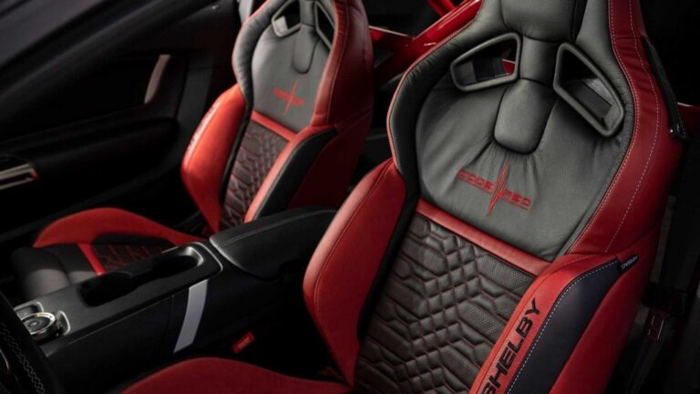 Shelby GT500 Code Red Edition: le immagini