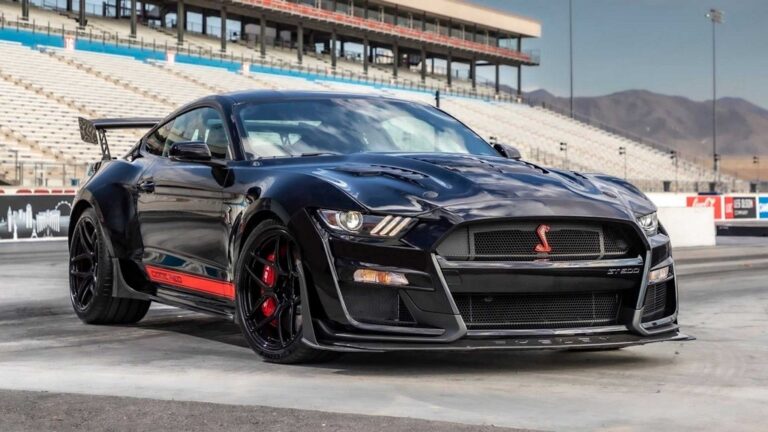 Shelby GT500 Code Red Edition: le immagini
