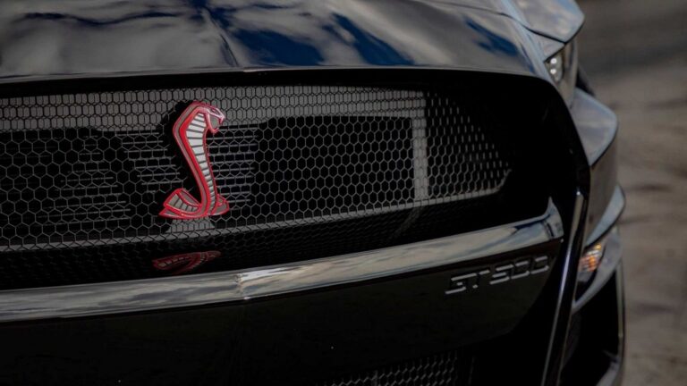 Shelby GT500 Code Red Edition: le immagini
