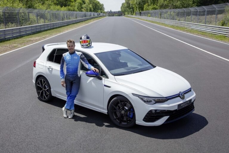 Volkswagen Golf R 