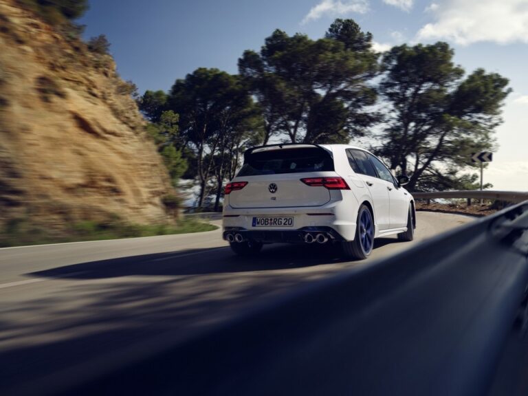 Volkswagen Golf R 