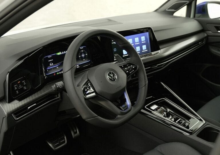 Volkswagen Golf R 