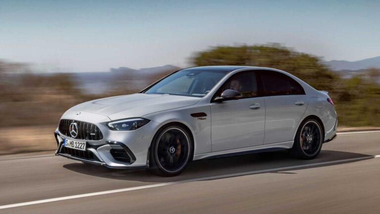 Mercedes C 63 AMG E Performance: le immagini ufficiali