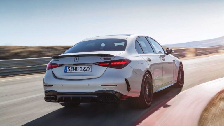 Mercedes C 63 AMG E Performance: le immagini ufficiali