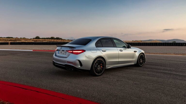 Mercedes C 63 AMG E Performance: le immagini ufficiali
