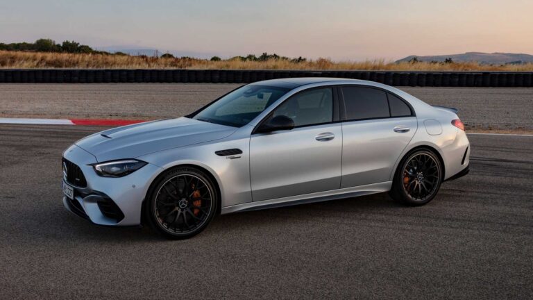 Mercedes C 63 AMG E Performance: le immagini ufficiali