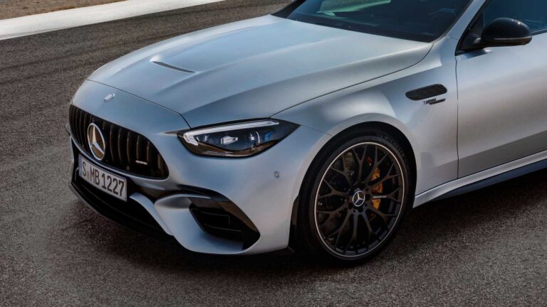Mercedes C 63 AMG E Performance: le immagini ufficiali