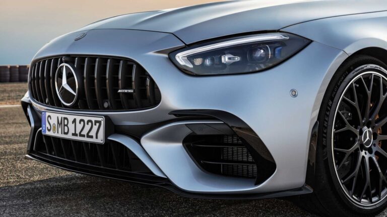 Mercedes C 63 AMG E Performance: le immagini ufficiali